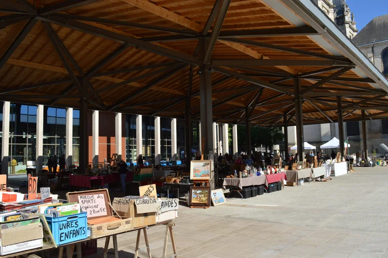À Dax, la brocante revient aux Halles le 7 août: ce qu'il faut retenir