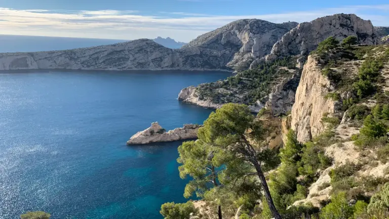 À Marseille, deux jours où les massifs ferment