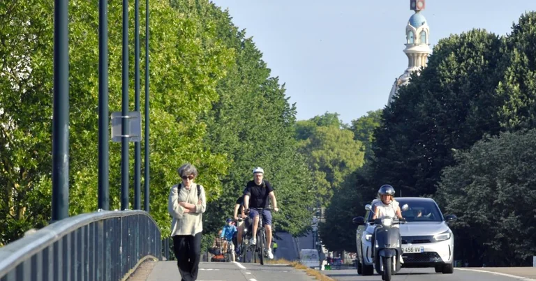 À Nantes, la voiture cède du terrain au quotidien