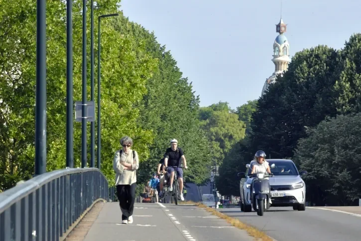 À Nantes, la voiture cède du terrain au quotidien