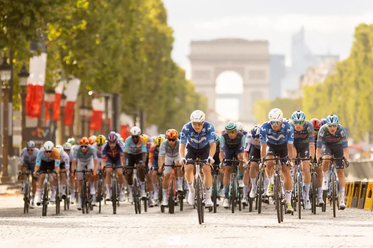 À Paris, le Tour s’achève sur un double triomphe