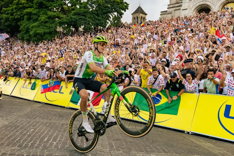 À Paris, le Tour s’achève sur un double triomphe