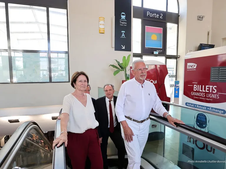 À Toulon, le train régional passe son premier vrai test