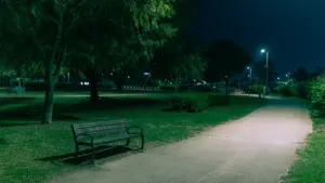 À Aulnay-sous-Bois, trois parcs offrent un répit nocturne