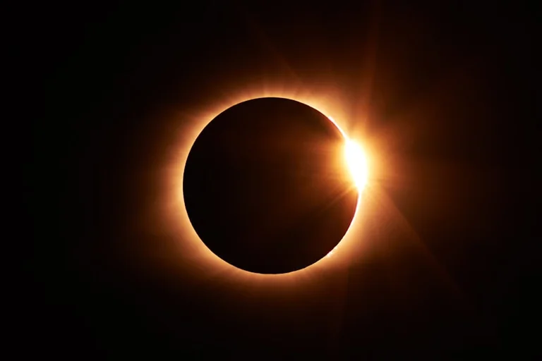À Clichy, le bon créneau pour voir l’éclipse sans risque