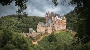 Fougères : le château ouvre ses zones interdites le 30 août