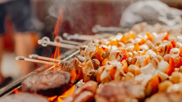 Le 28 août, Fougères se retrouve autour d’un barbecue gratuit