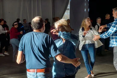 Thé dansant à Quimper : la piste s’ouvre à tous le 15 septembre