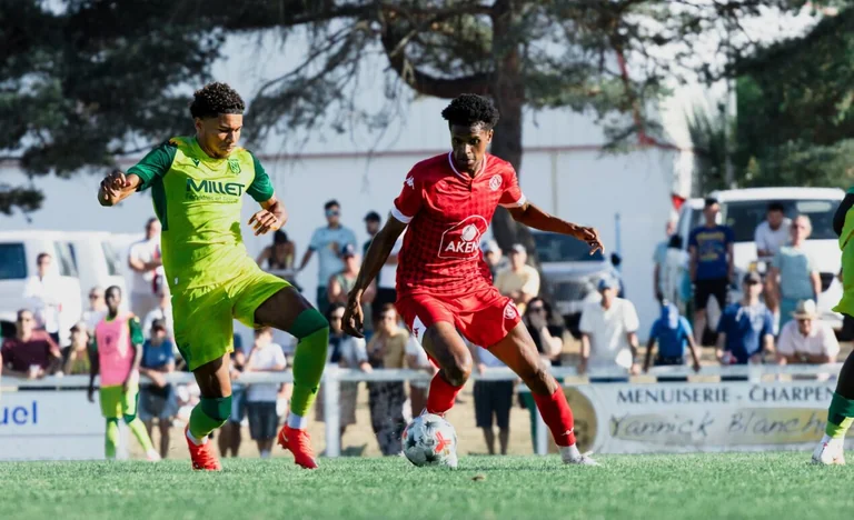VFC La Roche vs Versailles : le choc de la rentrée en Ligue 3